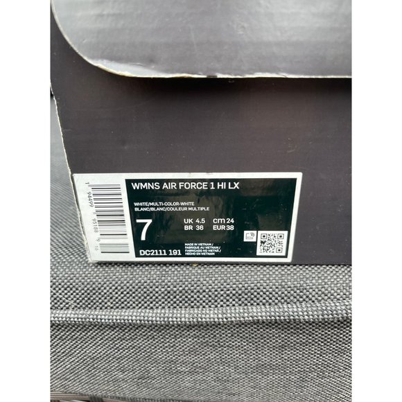 Nike White and Multicolor Women's Sneakers - Picture 2 of 12